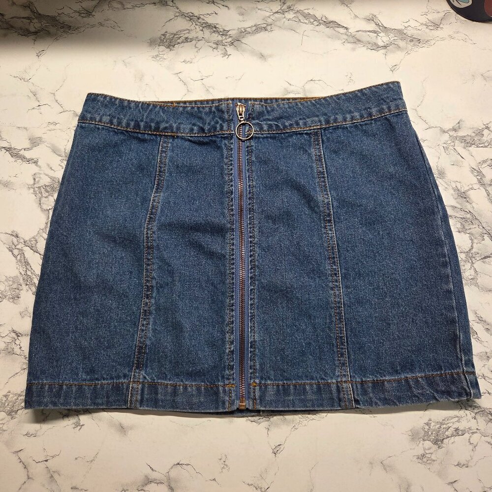 Forever 21 Size 27 Medium Wash Denim Blue Full Zip Casual Mini Skirt